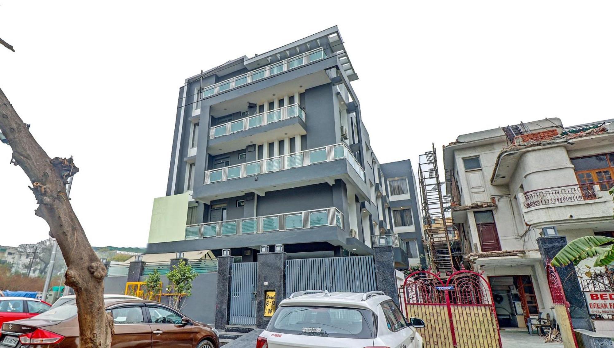 Отель Townhouse Sector 30 Near Botanic Garden Of Indian Republic Нойда Экстерьер фото