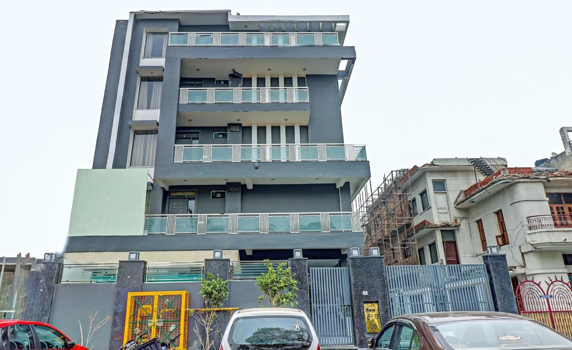 Отель Townhouse Sector 30 Near Botanic Garden Of Indian Republic Нойда Экстерьер фото